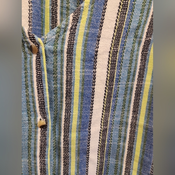 Ladies casual button down tank - Picture 2 of 4